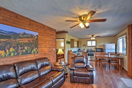 Cabin with Mtn Views - 5 Mi to Mueller State Park! image 13