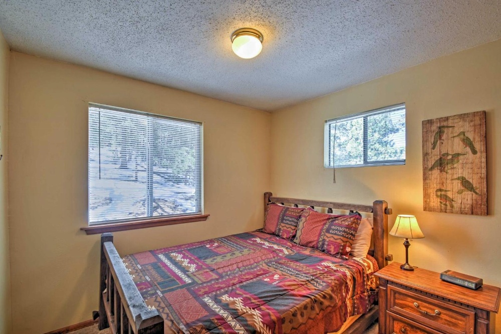 Cabin with Mtn Views - 5 Mi to Mueller State Park! Main image