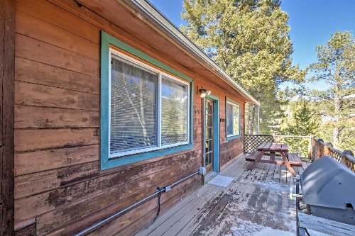Cabin with Mtn Views - 5 Mi to Mueller State Park! image 4